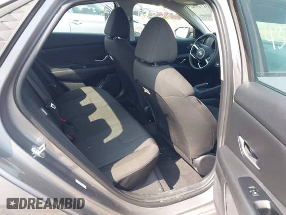 ✅ 2024 Hyundai Elantra SE • VIN: KMHLL4DG5RU841106 • Lot: 43171550. Wystawiony na IAAI z przebiegiem 10 008 mil mil. Skorzystaj z bezpłatnego archiwum sprzedaży aukcyjnych z USA i zobacz szczegółowy raport historii pojazdu na DreamBid. Zdjęcie 8.