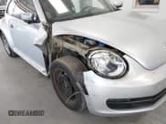 ✅ 2015 Volkswagen Beetle Fleet Edition • VIN: 3VWF17AT3FM654647 • Лот: 42336350. Опубликован ранее на IAAI с пробегом 44 312 миль. Бесплатный доступ к архиву аукционных продаж из США и подробный отчёт об истории автомобиля на DreamBid. Изображение 6.