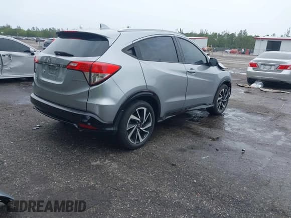 ✅ 2020 Honda HR-V Sport • VIN: 3CZRU5H13LM702377 • Lot: 42243128. Listed on IAAI with 65,418 mi. Free auction sales archive from the USA and detailed vehicle history report at DreamBid. Image 4.