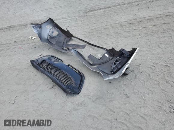 ✅ 2018 Toyota Corolla SE • VIN: 5YFBURHE8JP845543 • Lot: 80108575. Listed on Copart with 242,064 mi. Free auction sales archive from the USA and detailed vehicle history report at DreamBid. Image 12.