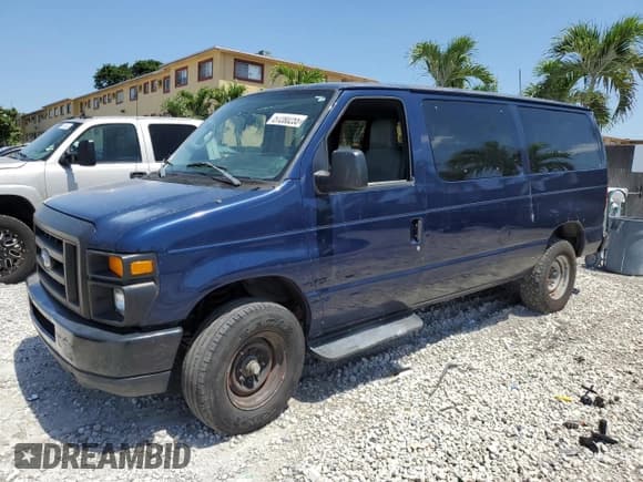 ✅ 2011 Ford Econoline Passenger XL • VIN: 1FBNE3BL5BDA28764 • Lot: 61093925. Wystawiony na Copart z przebiegiem 120 837 mil. Bezpłatny archiwum sprzedaży aukcyjnych z USA i szczegółowy raport historii pojazdu na DreamBid. Zdjęcie 1.