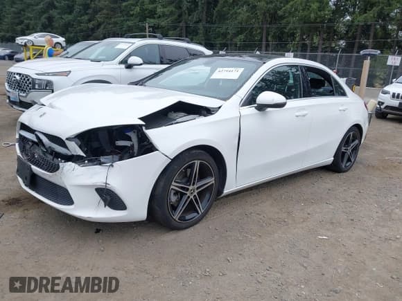 ✅ 2021 Mercedes-Benz A 220 • VIN: W1K3G4FB8MJ315188 • Lot: 42794171. Wystawiony na IAAI z przebiegiem 39 892 mil. Bezpłatny archiwum sprzedaży aukcyjnych z USA i szczegółowy raport historii pojazdu na DreamBid. Zdjęcie 2.