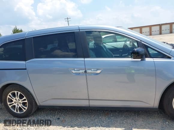 ✅ 2013 Honda Odyssey EX-L • VIN: 5FNRL5H64DB025849 • Лот: 42658388. Опубликован ранее на IAAI с пробегом 141 118 миль. Бесплатный доступ к архиву аукционных продаж из США и подробный отчёт об истории автомобиля на DreamBid. Изображение 13.
