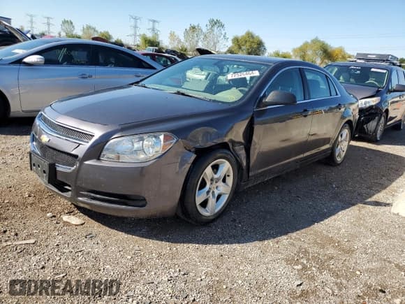✅ 2011 Chevrolet Malibu 1LS • VIN: 1G1ZB5E19BF189465 • Lot: 72526464. Listed on Copart with 141,178 mi. Free auction sales archive from the USA and detailed vehicle history report at DreamBid. Image 1.