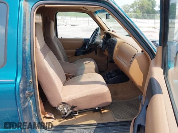 ✅ 1996 Ford Ranger XLT • VIN: 1FTCR14X5TPA41428 • Лот: 42891105. Опубликован ранее на IAAI с пробегом 121 357 миль. Бесплатный доступ к архиву аукционных продаж из США и подробный отчёт об истории автомобиля на DreamBid. Изображение 5.