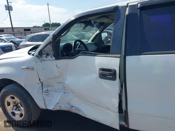 ✅ 2006 Ford F-150 STX • VIN: 1FTRX12W26FB45265 • Lot: 42949100. Listed on IAAI with 235,911 mi. Free auction sales archive from the USA and detailed vehicle history report at DreamBid. Image 6.