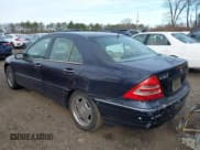 ✅ 2001 Mercedes-Benz C 320 • VIN: WDBRF64JX1F076513 • Lot: 43872207. Wystawiony na IAAI z przebiegiem 134 609 mil. Bezpłatny archiwum sprzedaży aukcyjnych z USA i szczegółowy raport historii pojazdu na DreamBid. Zdjęcie 3.