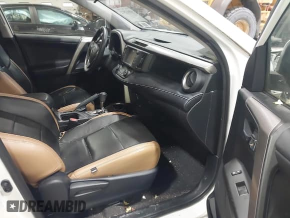 ✅ 2018 Toyota RAV4 XLE • VIN: JTMRFREV3JJ219691 • Лот: 43612972. Опубликован ранее на IAAI с пробегом 94 682 миль. Бесплатный доступ к архиву аукционных продаж из США и подробный отчёт об истории автомобиля на DreamBid. Изображение 5.