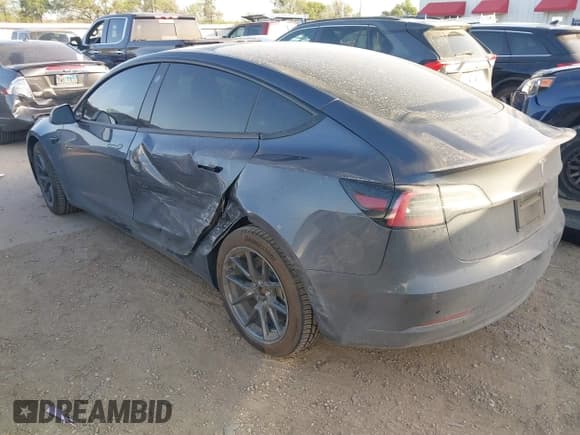 ✅ 2022 Tesla Model 3 Long Range • VIN: 5YJ3E1EB3NF264532 • Lot: 41842044. Wystawiony na IAAI z przebiegiem 42 280 mil. Bezpłatny archiwum sprzedaży aukcyjnych z USA i szczegółowy raport historii pojazdu na DreamBid. Zdjęcie 3.