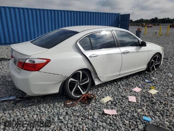 2014 Honda Accord Sport z VIN 1HGCR2F50EA207105, wystawiony jako Copart lot #84563375 z przebiegiem 211 814 mil mil oraz Szkoda całkowita • Salvage title. Historia ofert i sprzedaży dostępna na DreamBid. Obrazek 3.