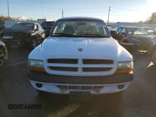 ✅ 1999 Dodge Dakota SLT • VIN: 1B7FL26X6XS142370 • Lot: 84569414. Wystawiony na Copart z przebiegiem 154 902 mil. Bezpłatny archiwum sprzedaży aukcyjnych z USA i szczegółowy raport historii pojazdu na DreamBid. Zdjęcie 5.