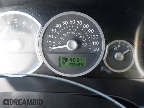 2006 Mercury Mariner Luxury with VIN 4M2YU56106KJ09196, listed as a IAAI auction lot 43307535 with 208,433 mi miles and . Bid and sale history available at DreamBid. Image 7.