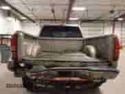 2001 Chevrolet Silverado 2500 с VIN 1GCGK29U81Z176821, выставлен на аукционе IAAI как лот 43497021 с пробегом 215 331 миль миль и . История ставок и продаж доступна на DreamBid. Изображение 17.