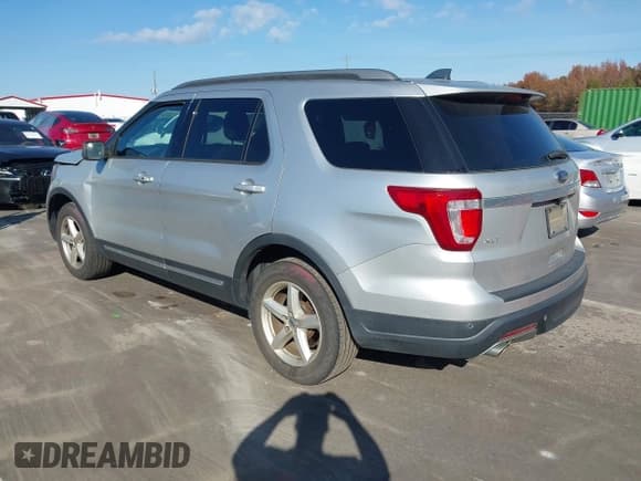 ✅ 2018 Ford Explorer XLT • VIN: 1FM5K7D85JGB03718 • Lot: 43641470. Listed on IAAI with 160,370 mi. Free auction sales archive from the USA and detailed vehicle history report at DreamBid. Image 3.
