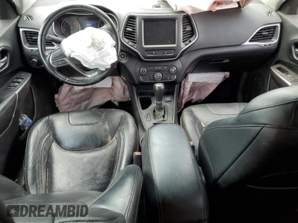 ✅ 2021 Jeep Cherokee Latitude Lux • VIN: 1C4PJLMN6MD112707 • Lot: 70374644. Wystawiony na Copart z przebiegiem 82 860 mil. Bezpłatny archiwum sprzedaży aukcyjnych z USA i szczegółowy raport historii pojazdu na DreamBid. Zdjęcie 8.