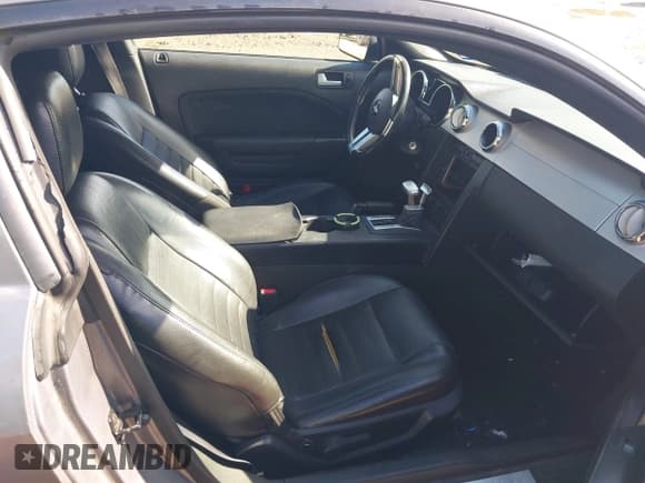 ✅ 2006 Ford Mustang GT Deluxe • VIN: 1ZVHT82HX65120389 • Lot: 42444034. Listed on IAAI with 183,468 mi. Free auction sales archive from the USA and detailed vehicle history report at DreamBid. Image 5.