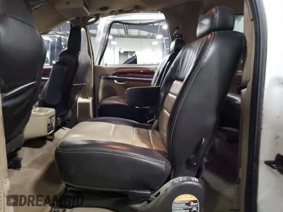 ✅ 2005 Ford Excursion Eddie Bauer • VIN: 1FMSU45P65ED46098 • Lot: 78502744. Wystawiony na Copart z przebiegiem 219 386 mil. Bezpłatny archiwum sprzedaży aukcyjnych z USA i szczegółowy raport historii pojazdu na DreamBid. Zdjęcie 11.