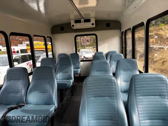 ✅ 2014 Ford Econoline Commercial • VIN: 1FDWE3FLXEDA72060 • Лот: 91988735. Опубликован ранее на Copart с пробегом 156 423 миль. Бесплатный доступ к архиву аукционных продаж из США и подробный отчёт об истории автомобиля на DreamBid. Изображение 7.