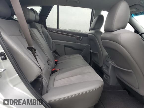 ✅ 2012 Hyundai Santa Fe SE • VIN: 5XYZHDAG2CG120688 • Lot: 81621865. Listed on Copart with 96,276 mi. Free auction sales archive from the USA and detailed vehicle history report at DreamBid. Image 11.
