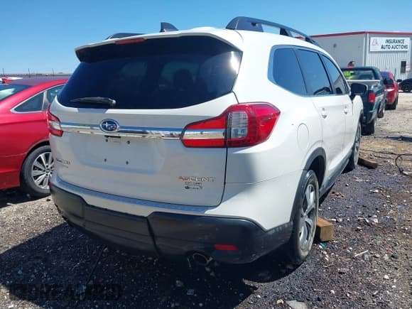 ✅ 2020 Subaru Ascent Premium • VIN: 4S4WMAFD3L3452019 • Lot: 42165731. Listed on IAAI with 168,033 mi. Free auction sales archive from the USA and detailed vehicle history report at DreamBid. Image 4.