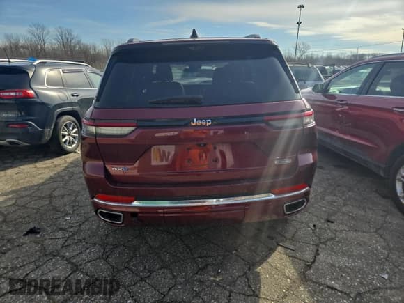 ✅ 2023 Jeep Grand Cherokee Overland • VIN: 1C4RJYD63P8788205 • Lot: 43229635. Wystawiony na Copart z przebiegiem 3 611 mil. Bezpłatny archiwum sprzedaży aukcyjnych z USA i szczegółowy raport historii pojazdu na DreamBid. Zdjęcie 6.