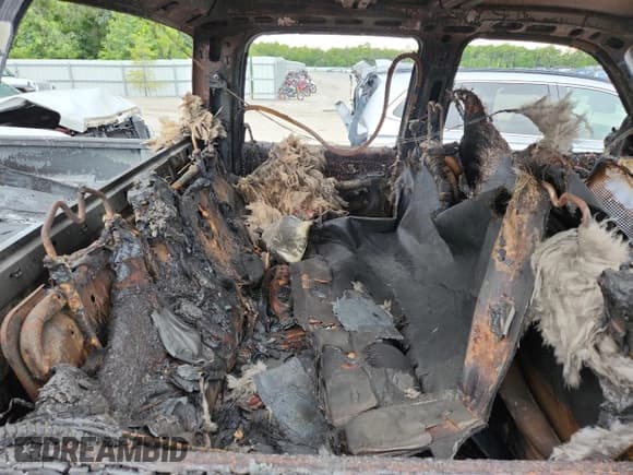 ✅ 2004 Chevrolet Silverado 2500HD Work Truck • VIN: 1GCHC23U14F156605 • Лот: 62670485. Опубликован ранее на Copart с пробегом Не указан. Бесплатный доступ к архиву аукционных продаж из США и подробный отчёт об истории автомобиля на DreamBid. Изображение 10.