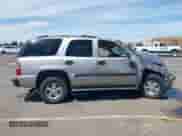 2001 Chevrolet Tahoe LT z VIN 1GNEK13T81R122136, wystawiony jako IAAI lot #42272857 z przebiegiem 216 060 mil mil oraz . Historia ofert i sprzedaży dostępna na DreamBid. Obrazek 14.