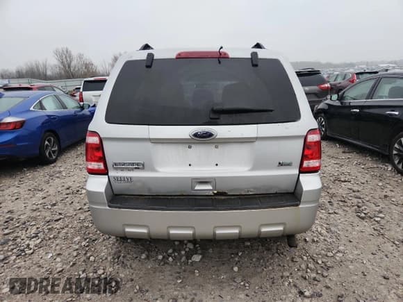 ✅ 2011 Ford Escape XLT • VIN: 1FMCU9DG3BKB02652 • Лот: 92449615. Опубликован ранее на Copart с пробегом 226 687 миль. Бесплатный доступ к архиву аукционных продаж из США и подробный отчёт об истории автомобиля на DreamBid. Изображение 6.