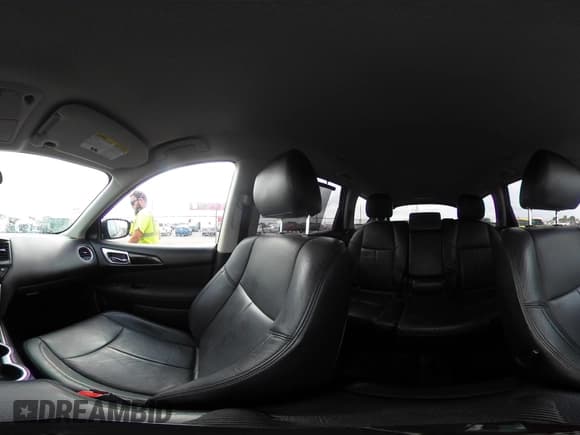 ✅ 2017 Nissan Pathfinder SL • VIN: 5N1DR2MM0HC624662 • Lot: 42117517. Wystawiony na IAAI z przebiegiem 127 094 mil. Bezpłatny archiwum sprzedaży aukcyjnych z USA i szczegółowy raport historii pojazdu na DreamBid. Zdjęcie 19.