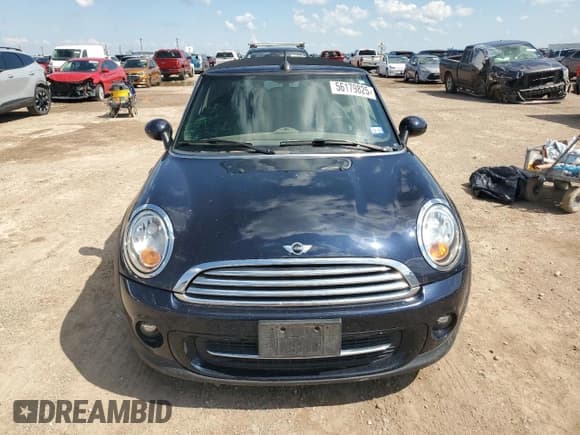 ✅ 2014 MINI Convertible • VIN: WMWZN3C50ET569760 • Lot: 56179825. Wystawiony na Copart z przebiegiem 48 363 mil. Bezpłatny archiwum sprzedaży aukcyjnych z USA i szczegółowy raport historii pojazdu na DreamBid. Zdjęcie 5.