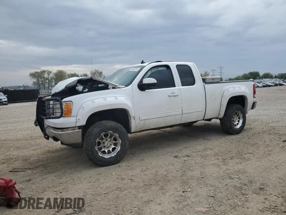 ✅ 2013 GMC Sierra 1500 SLT • VIN: 1GTR2WE73DZ379782 • Lot: 54400225. Listed on Copart with 126,205 mi. Free auction sales archive from the USA and detailed vehicle history report at DreamBid. Image 1.