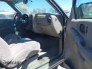 ✅ 2001 Chevrolet S-10 • VIN: 1GCCS14W018223802 • Lot: 42826624. Listed on IAAI with 160,841 mi. Free auction sales archive from the USA and detailed vehicle history report at DreamBid. Image 5.