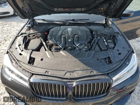 ✅ 2016 BMW 7 Series 750i xDrive • VIN: WBA7B0C59GGF92290 • Lot: 67015855. Wystawiony na Copart z przebiegiem 74 376 mil. Bezpłatny archiwum sprzedaży aukcyjnych z USA i szczegółowy raport historii pojazdu na DreamBid. Zdjęcie 11.