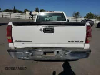 2003 Chevrolet Silverado 1500 z VIN 1GCEC14V03Z105274, wystawiony jako Copart lot #70592284 z przebiegiem 145 652 mil mil oraz Szkoda całkowita • Salvage title. Historia ofert i sprzedaży dostępna na DreamBid. Obrazek 6.