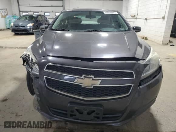 ✅ 2013 Chevrolet Malibu LS • VIN: 1G11A5SA8DF174723 • Lot: 80096985. Wystawiony na Copart z przebiegiem 207 445 mil mil. Skorzystaj z bezpłatnego archiwum sprzedaży aukcyjnych z USA i zobacz szczegółowy raport historii pojazdu na DreamBid. Zdjęcie 5.