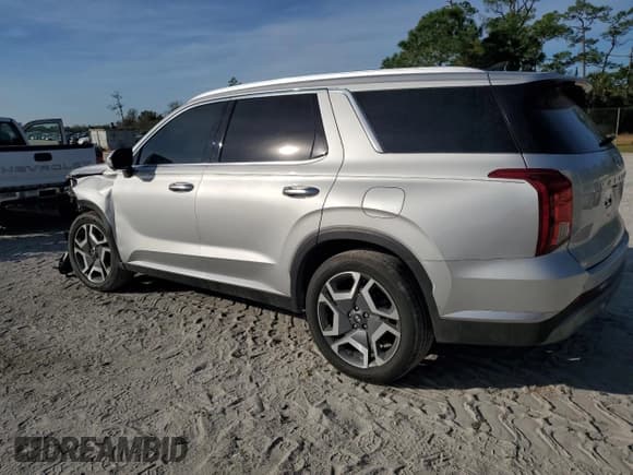 ✅ 2024 Hyundai Palisade SEL • VIN: KM8R44GE7RU777586 • Lot: 81623514. Listed on Copart with 10,264 mi. Free auction sales archive from the USA and detailed vehicle history report at DreamBid. Image 2.