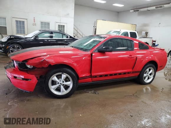 ✅ 2008 Ford Mustang Deluxe • VIN: 1ZVHT80N185119000 • Lot: 88174965. Listed on Copart with 148,104 mi. Free auction sales archive from the USA and detailed vehicle history report at DreamBid. Image 1.