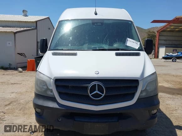 ✅ 2015 Mercedes-Benz Sprinter Cargo Worker • VIN: WD3PE8CD3FP150529 • Lot: 42234796. Listed on IAAI with 358,538 mi. Free auction sales archive from the USA and detailed vehicle history report at DreamBid. Image 12.