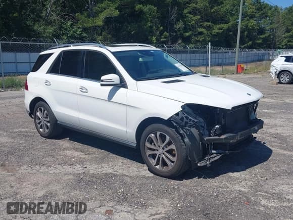 ✅ 2016 Mercedes-Benz GLE 350 • VIN: 4JGDA5JB7GA789601 • Lot: 43065420. Wystawiony na IAAI z przebiegiem 76 297 mil. Bezpłatny archiwum sprzedaży aukcyjnych z USA i szczegółowy raport historii pojazdu na DreamBid. Zdjęcie 1.