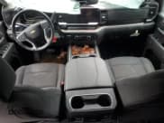 ✅ 2024 Chevrolet Silverado 2500HD • VIN: 2GC1YNE74R1238242 • Lot: 85223144. Wystawiony na Copart z przebiegiem Nie podano. Bezpłatny archiwum sprzedaży aukcyjnych z USA i szczegółowy raport historii pojazdu na DreamBid. Zdjęcie 8.