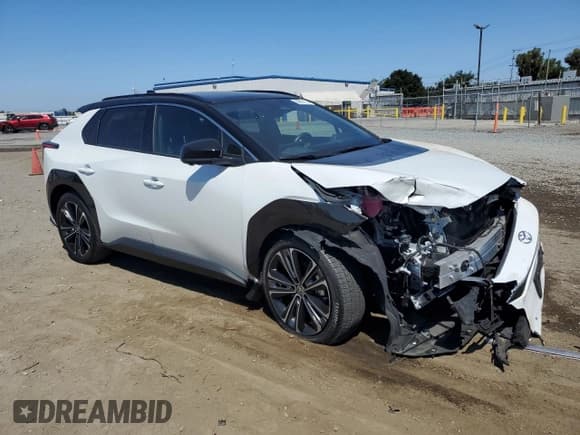 ✅ 2023 Toyota bZ4X XLE • VIN: JTMABACAXPA023864 • Lot: 60647154. Listed on Copart with 6,588 mi. Free auction sales archive from the USA and detailed vehicle history report at DreamBid. Image 4.