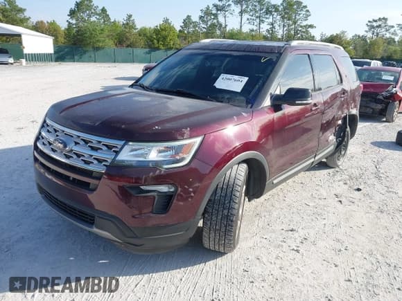 ✅ 2018 Ford Explorer XLT • VIN: 1FM5K7D82JGC80825 • Lot: 42007604. Wystawiony na IAAI z przebiegiem 85 032 mil. Bezpłatny archiwum sprzedaży aukcyjnych z USA i szczegółowy raport historii pojazdu na DreamBid. Zdjęcie 18.