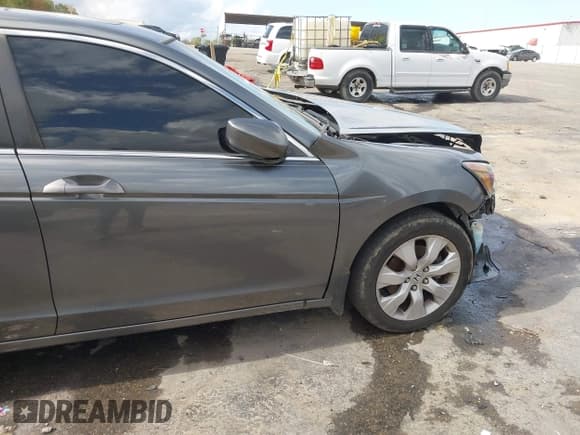 ✅ 2010 Honda Accord EX-L • VIN: 1HGCP2F81AA077071 • Lot: 43683166. Listed on IAAI with 216,786 mi. Free auction sales archive from the USA and detailed vehicle history report at DreamBid. Image 19.