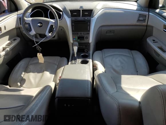 ✅ 2012 Chevrolet Traverse 2LT • VIN: 1GNKRJED2CJ273978 • Lot: 51237354. Wystawiony na Copart z przebiegiem 184 007 mil. Bezpłatny archiwum sprzedaży aukcyjnych z USA i szczegółowy raport historii pojazdu na DreamBid. Zdjęcie 8.