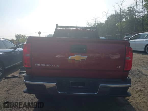 2019 Chevrolet Colorado 4WD LT z VIN 1GCHTCEN9K1107738, wystawiony jako IAAI lot #43218490 z przebiegiem 67 042 mil mil oraz . Historia ofert i sprzedaży dostępna na DreamBid. Obrazek 16.