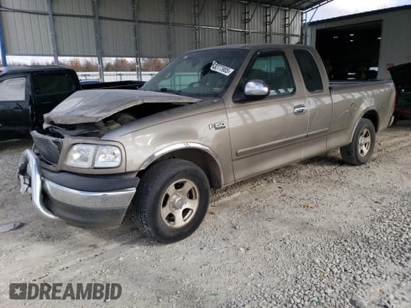 ✅ 2001 Ford F-150 • VIN: 2FTZX17211CA10370 • Lot: 93277905. Wystawiony na Copart z przebiegiem Nie podano. Bezpłatny archiwum sprzedaży aukcyjnych z USA i szczegółowy raport historii pojazdu na DreamBid. Zdjęcie 1.