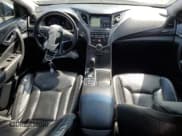 ✅ 2015 Hyundai Azera • VIN: KMHFG4JGXFA462749 • Лот: 81202055. Опубликован ранее на Copart с пробегом 119 574 миль. Бесплатный доступ к архиву аукционных продаж из США и подробный отчёт об истории автомобиля на DreamBid. Изображение 8.