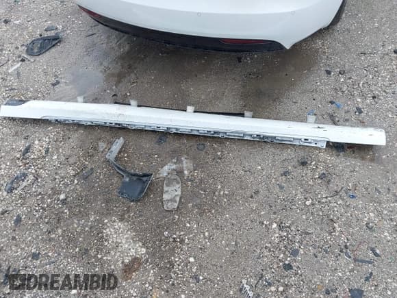 ✅ 2020 Tesla Model S Long Range • VIN: 5YJSA1E22LF353562 • Lot: 42664199. Wystawiony na IAAI z przebiegiem 49 878 mil. Bezpłatny archiwum sprzedaży aukcyjnych z USA i szczegółowy raport historii pojazdu na DreamBid. Zdjęcie 12.