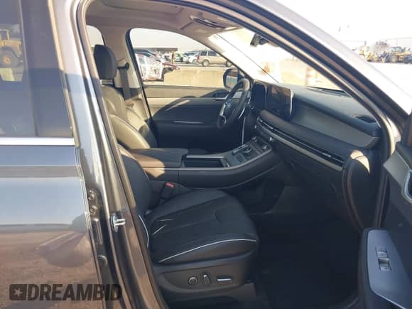 2025 Hyundai Palisade XRT with VIN KM8R34GE1SU834549, listed as a IAAI auction lot 43165313 with 11,080 mi miles and . Bid and sale history available at DreamBid. Image 5.