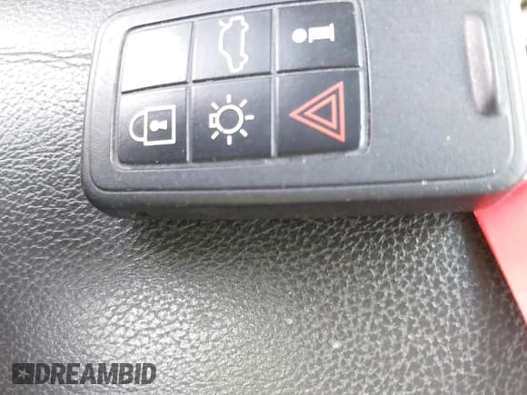 ✅ 2015 Volvo V60 T5 Premier • VIN: YV1612SB2F1188454 • Лот: 42176688. Опубликован ранее на IAAI с пробегом 114 523 миль. Бесплатный доступ к архиву аукционных продаж из США и подробный отчёт об истории автомобиля на DreamBid. Изображение 11.